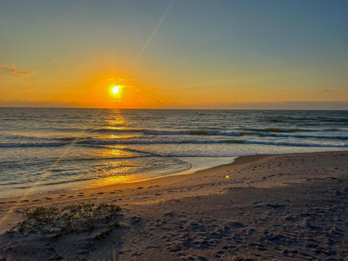 Pearl Beach Inn Englewood Buitenkant foto