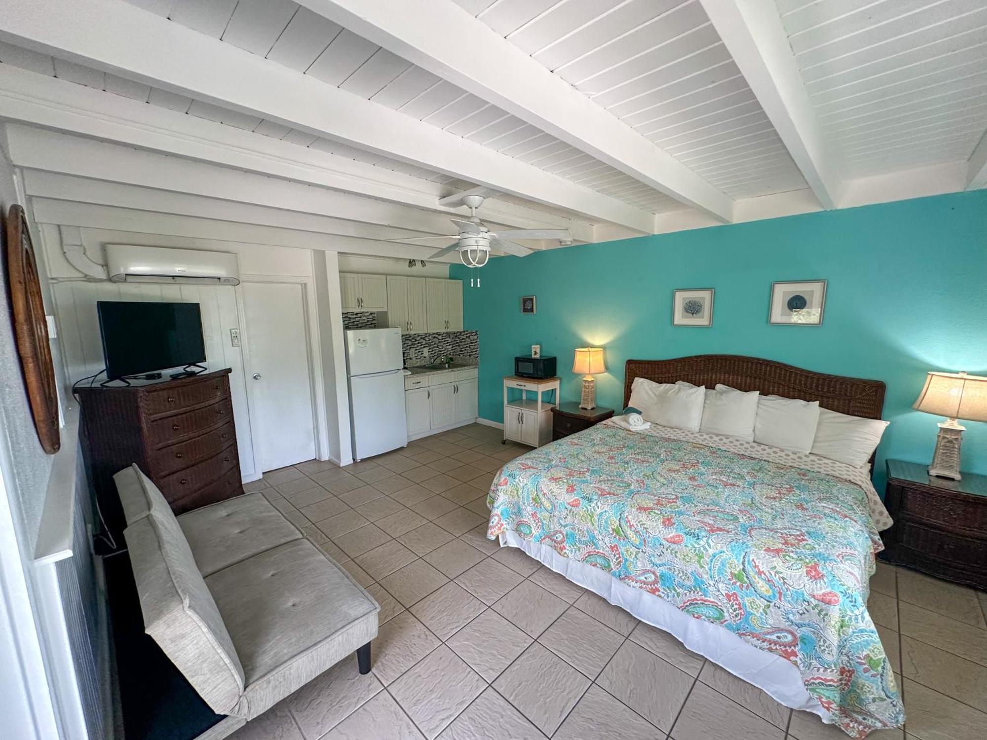 Pearl Beach Inn Englewood Buitenkant foto