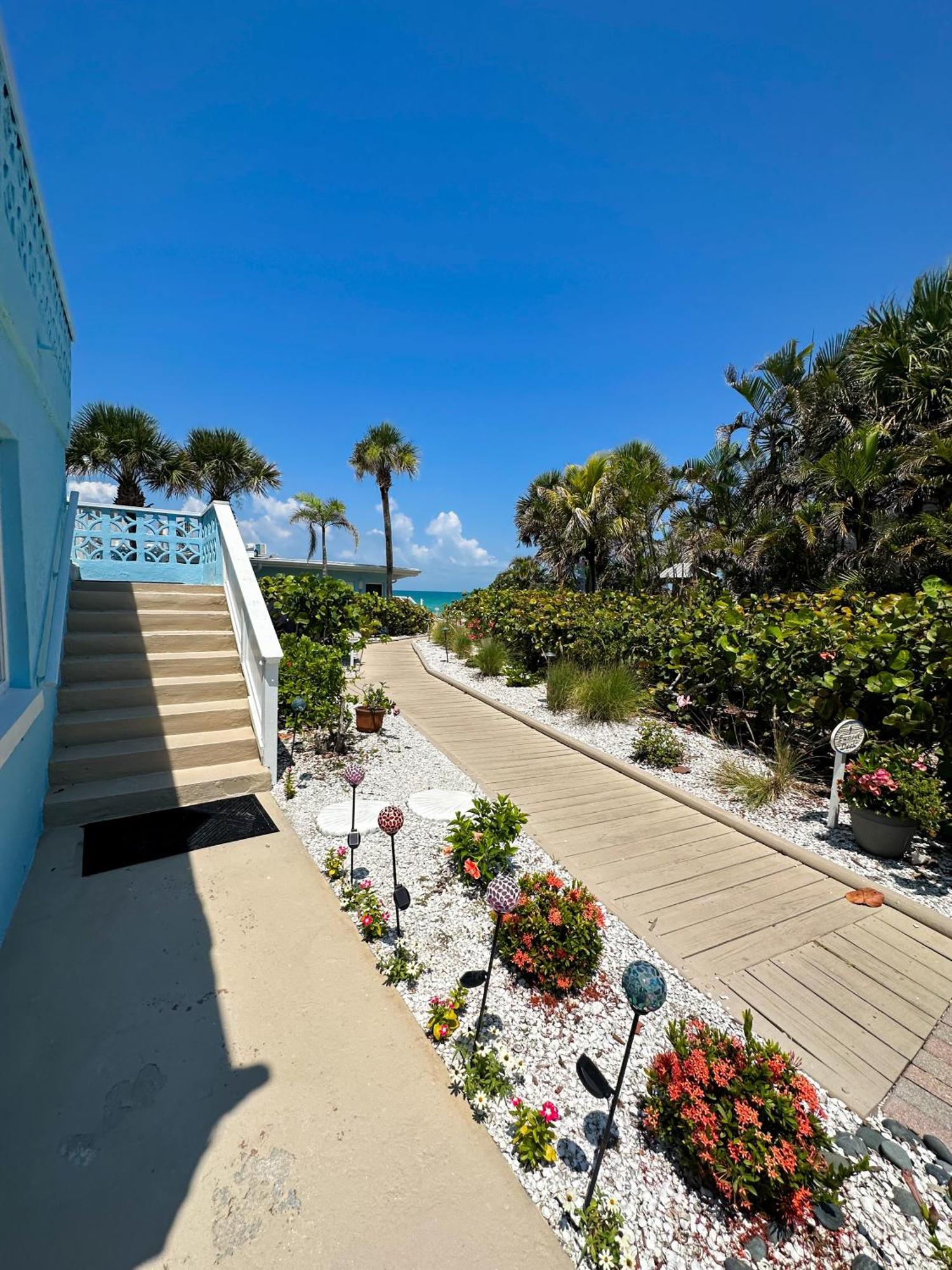 Pearl Beach Inn Englewood Buitenkant foto