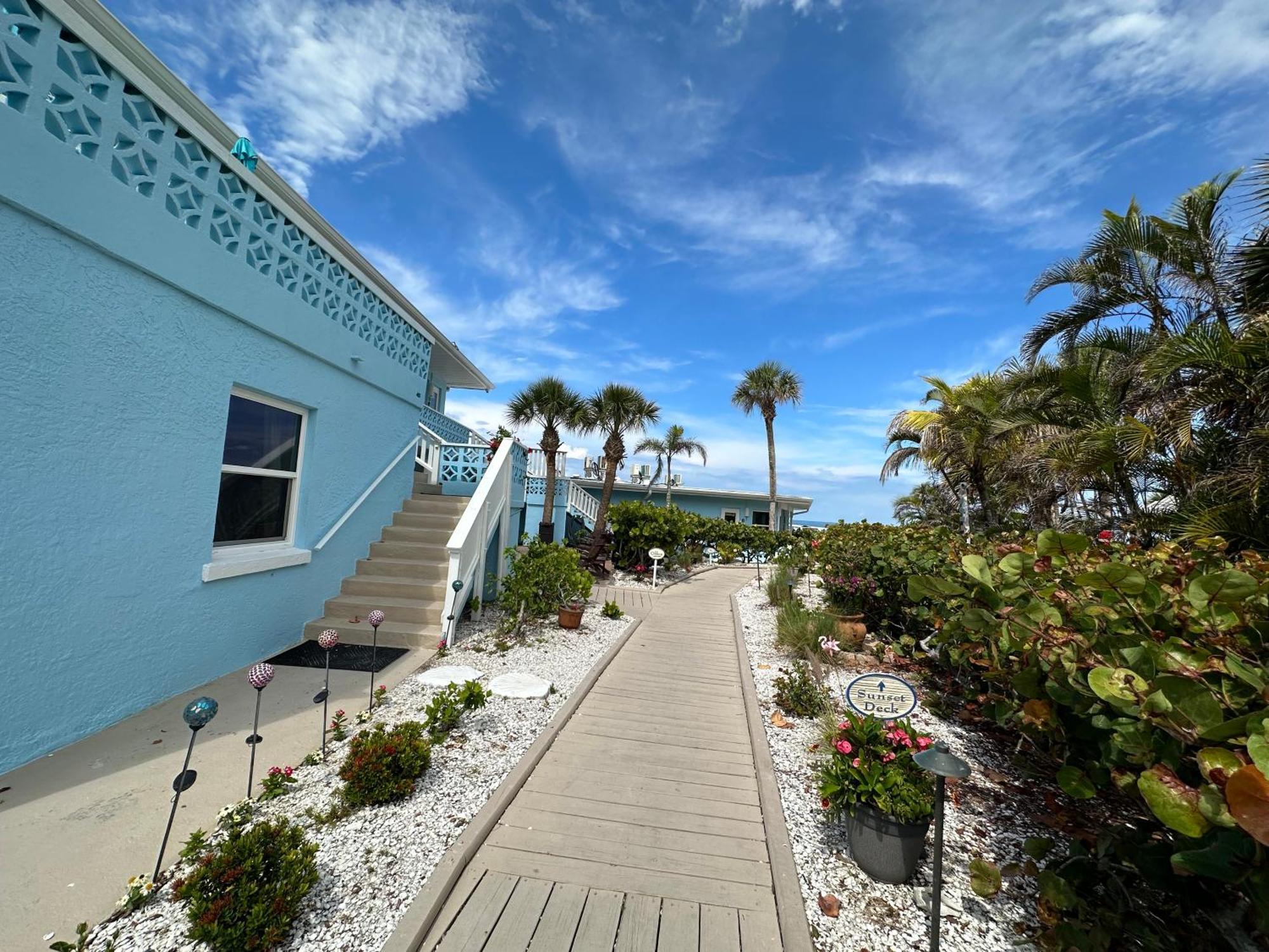 Pearl Beach Inn Englewood Buitenkant foto