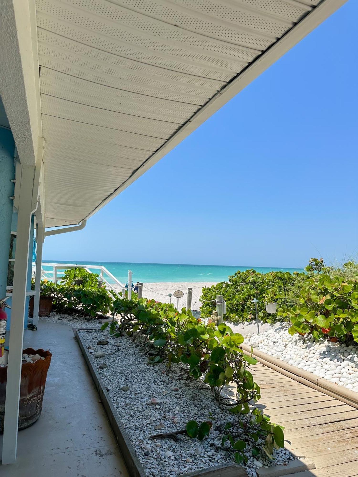 Pearl Beach Inn Englewood Buitenkant foto