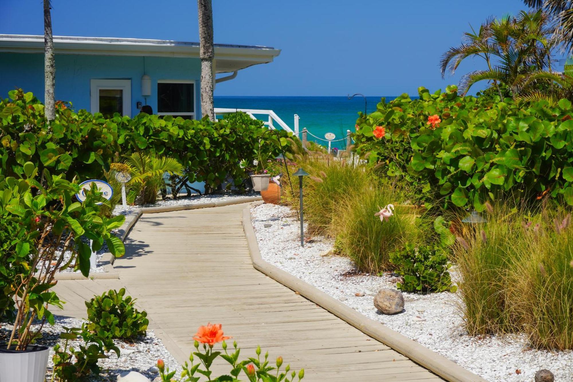 Pearl Beach Inn Englewood Buitenkant foto